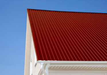 Крашенный профнастил – материал для идеальной крыши